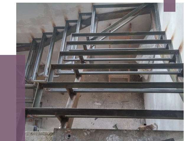 Демонтаж лестниц в Топках от 4256 руб. 