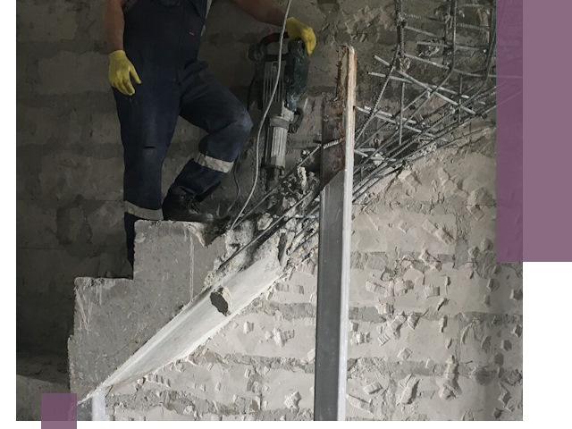 Демонтаж металлических и бетонных лестниц в Топках