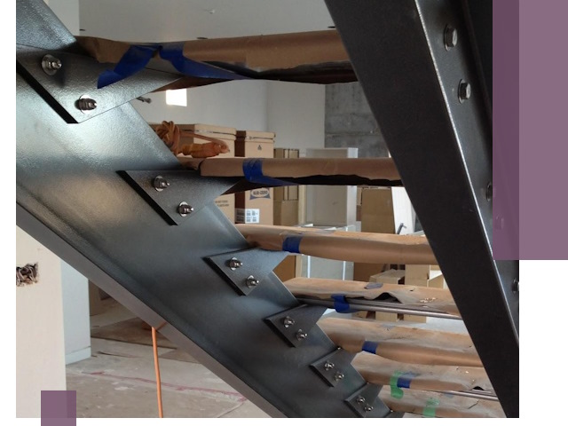 Усиление лестничных конструкций и усиление опор в Топках