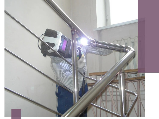 Монтаж перил и ограждений качественно в Топках