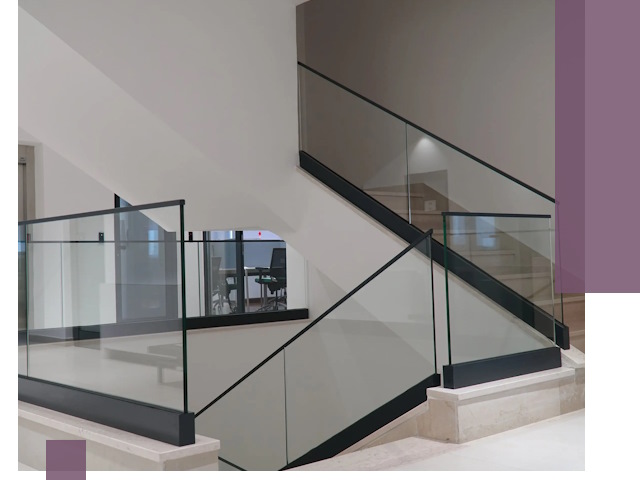 Стеклянные перила премиум-класса с установкой в Топках