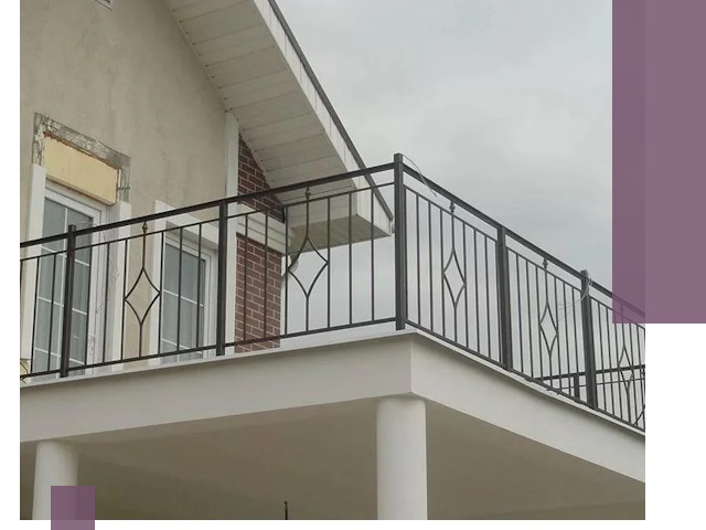 Изготовление балконных ограждений в Топках из металла и стекла