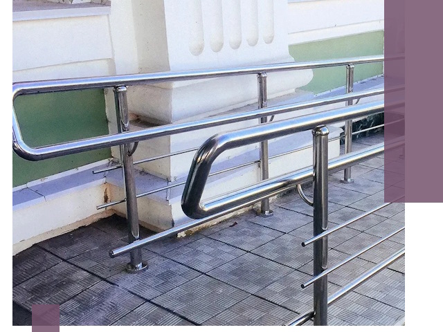 Ограждения пандусов из металла и нержавейки в Топках