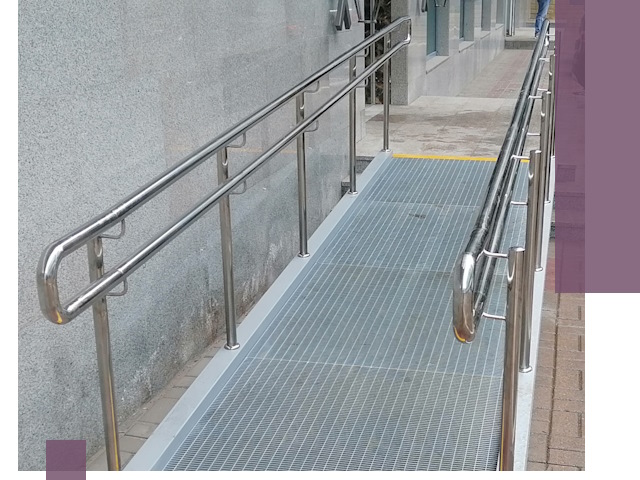 Пандусы для инвалидов в Топках — изготовление и монтаж