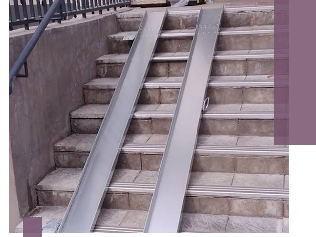 Демонтаж откидных пандусов профессионально в Топках