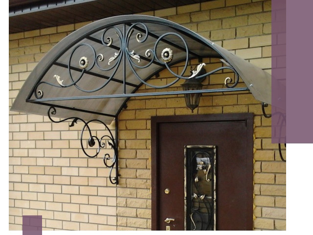 Изготовление козырьков из металла под ключ в Топках